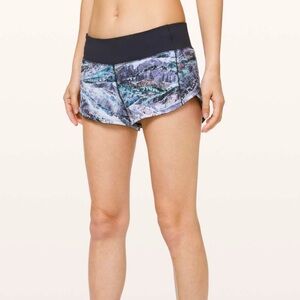 RARE - Lululemon Speed Up Short *2.5" in Springscape Multi / Obsidian color